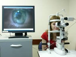 Какими диагностическими приборами должен быть оснащен салон оптики?