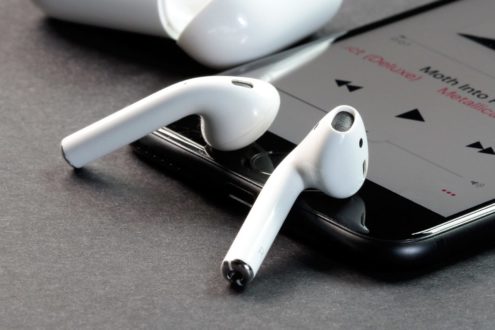 Стоит ли покупать беспроводные наушники AirPods