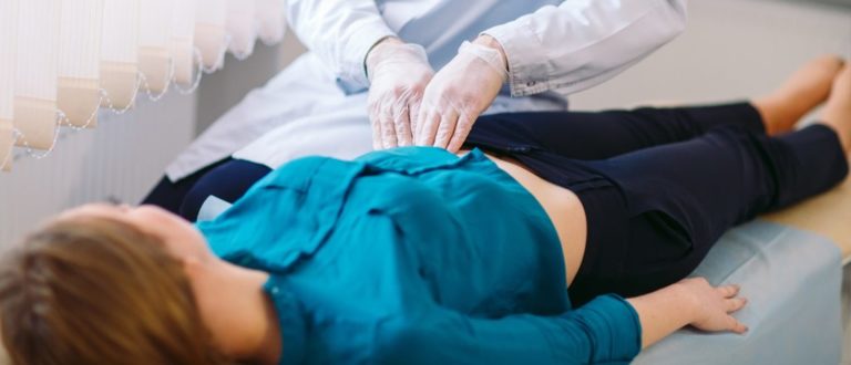 Что лечит гастроэнтеролог и по каким критерием его выбрать?