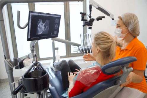 Залог здоровья и уверенности в себе это белоснежная улыбка