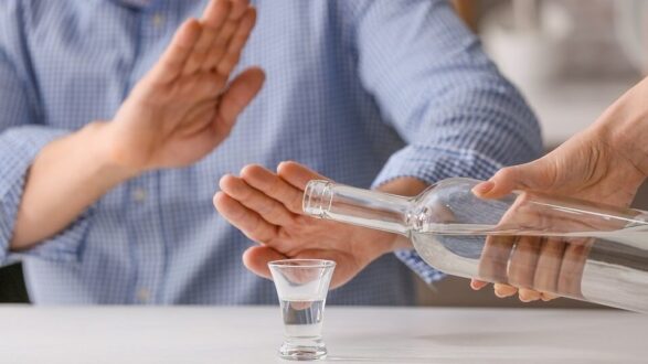 Кодирование от алкоголизма: как работает метод и кому он подходит